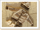 Babyjäckchen mit Mütze u. Schuhen Babyjäckchen mit Mütze u. Schuhen